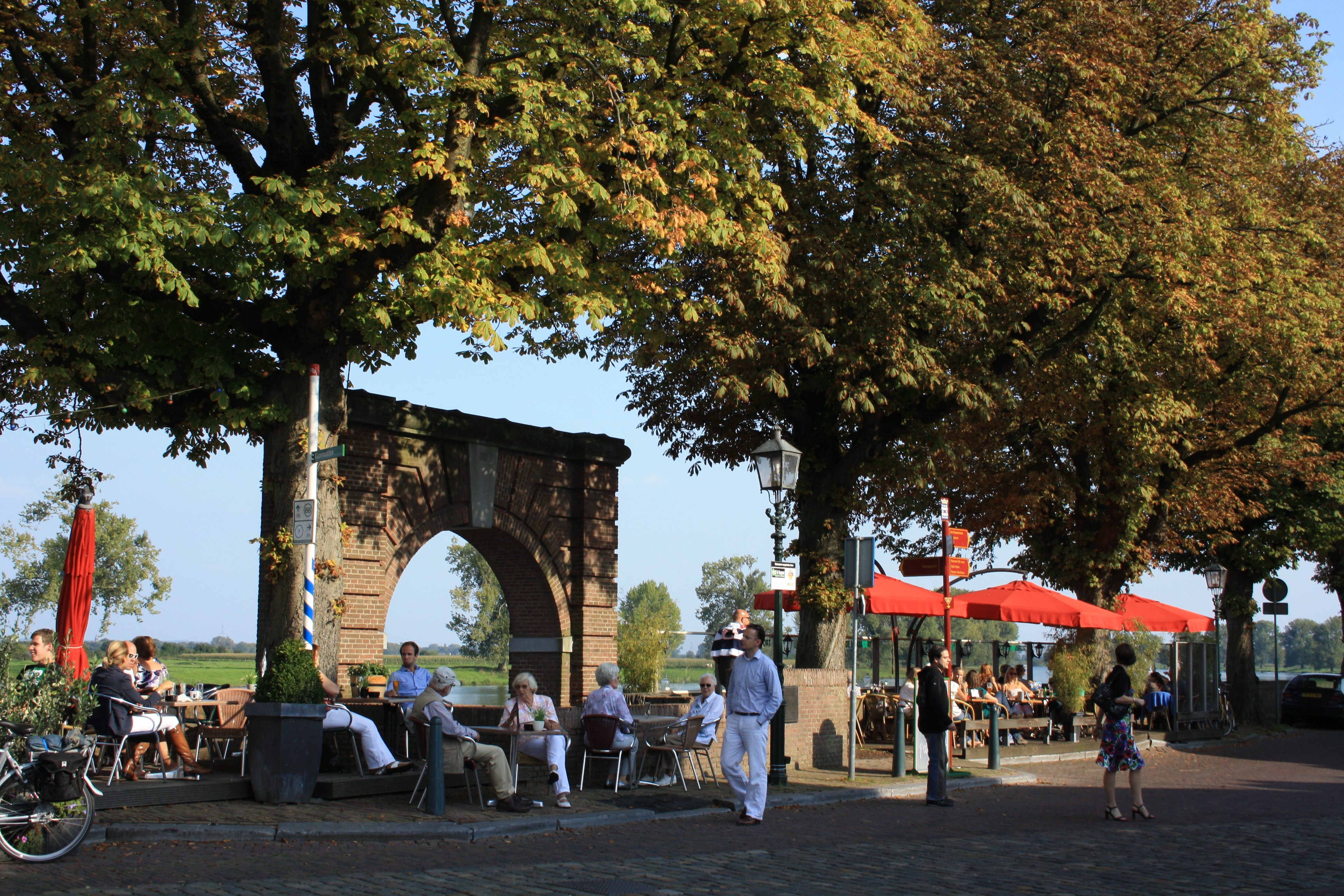 terras aan de maas in Grave